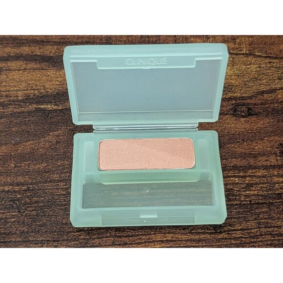 NEW Clinique High Impact Eye Shadow Sunkissed .03 Oz Travel Size Peachy Shimmer - Picture 1 of 4